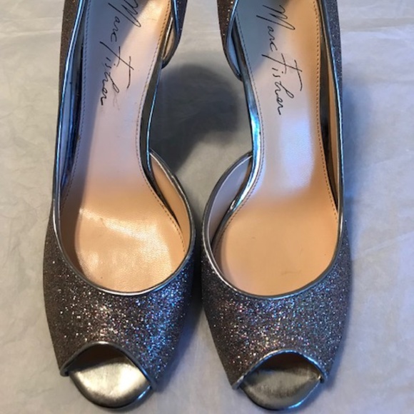 Marc Fisher D’Orsay Silver-Glitter Pumps. 7M. - Picture 6 of 15
